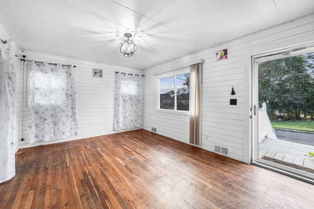 66 Hillside Ave, West Springfield, MA 01089