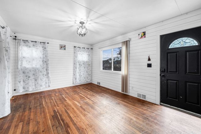 66 Hillside Ave, West Springfield, MA 01089