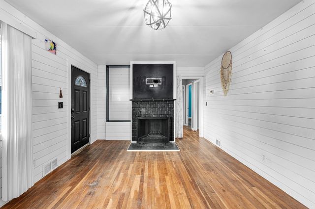 66 Hillside Ave, West Springfield, MA 01089