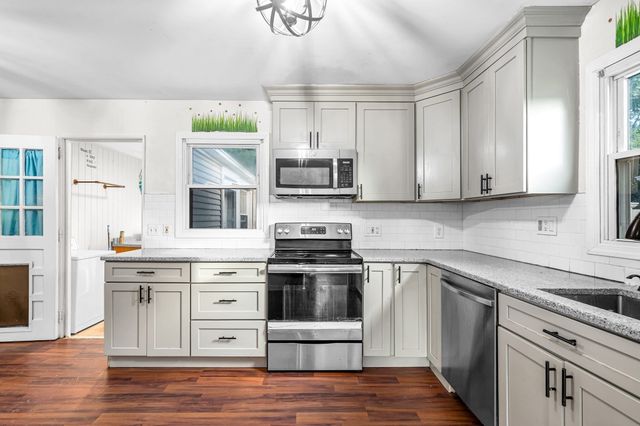 66 Hillside Ave, West Springfield, MA 01089
