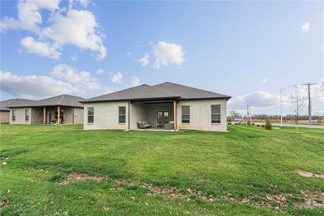 9299 Pickering Street, Lenexa, KS 66227