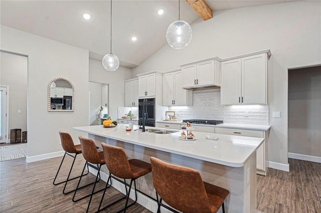 9299 Pickering Street, Lenexa, KS 66227