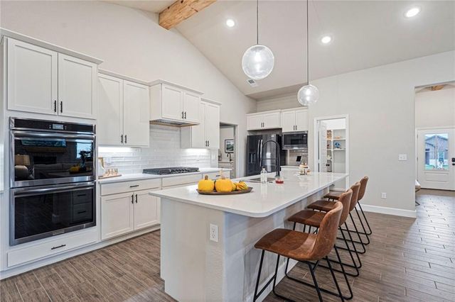 9299 Pickering Street, Lenexa, KS 66227