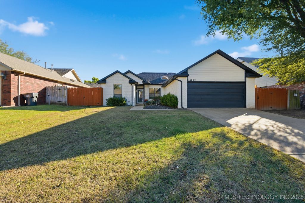 10702 E 113th Place S, Bixby, OK 74008