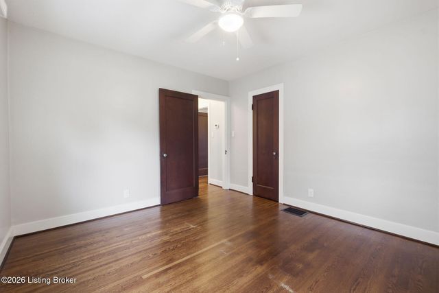 2543 Ridgewood Ave, Louisville, KY 40217