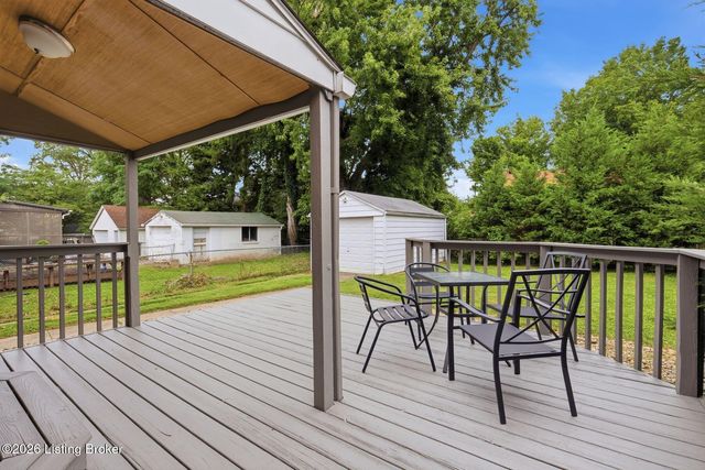 2543 Ridgewood Ave, Louisville, KY 40217