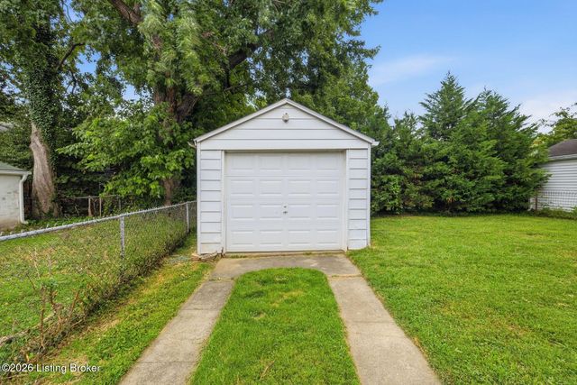 2543 Ridgewood Ave, Louisville, KY 40217