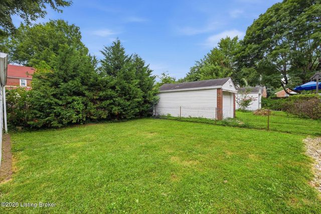 2543 Ridgewood Ave, Louisville, KY 40217