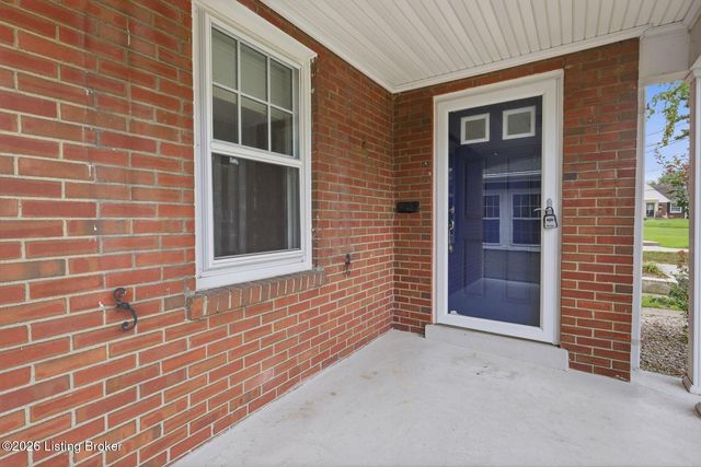 2543 Ridgewood Ave, Louisville, KY 40217