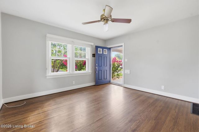 2543 Ridgewood Ave, Louisville, KY 40217