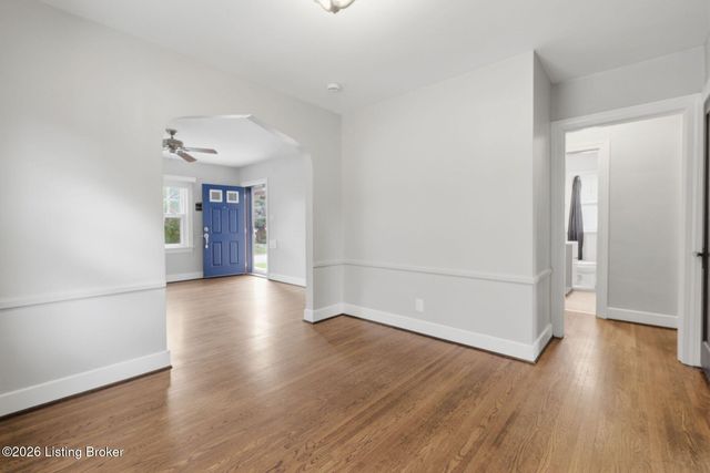 2543 Ridgewood Ave, Louisville, KY 40217