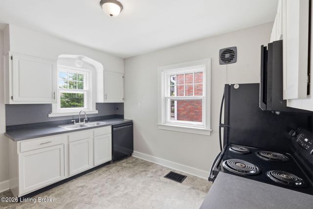 2543 Ridgewood Ave, Louisville, KY 40217