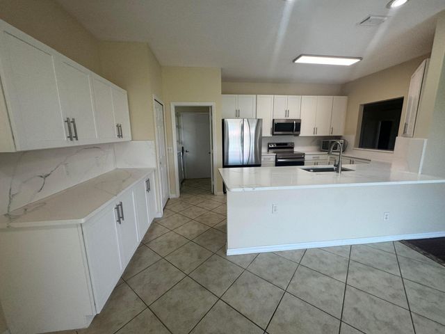 981 NW Tuscany Drive, Port St. Lucie, Port St Lucie, FL 34986