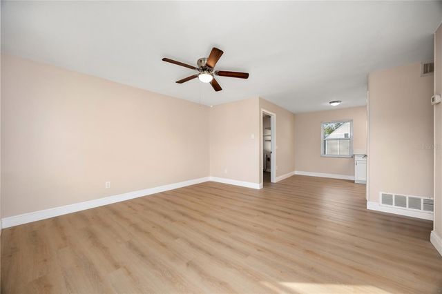 8013 RHEA CIRCLE, Orlando, FL 32807