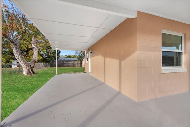8013 RHEA CIRCLE, Orlando, FL 32807