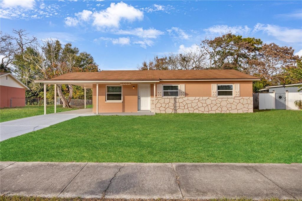8013 RHEA CIRCLE, Orlando, FL 32807