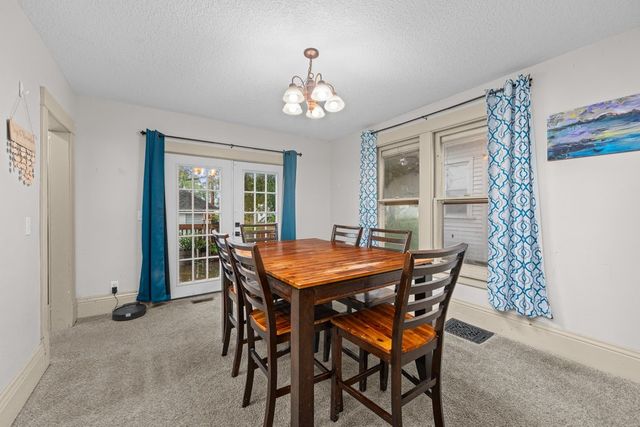 506 E RUSHOLME Street, Davenport, IA 52803