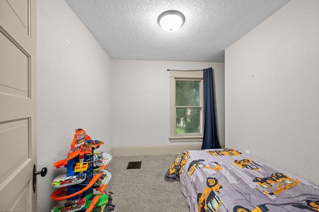 506 E RUSHOLME Street, Davenport, IA 52803