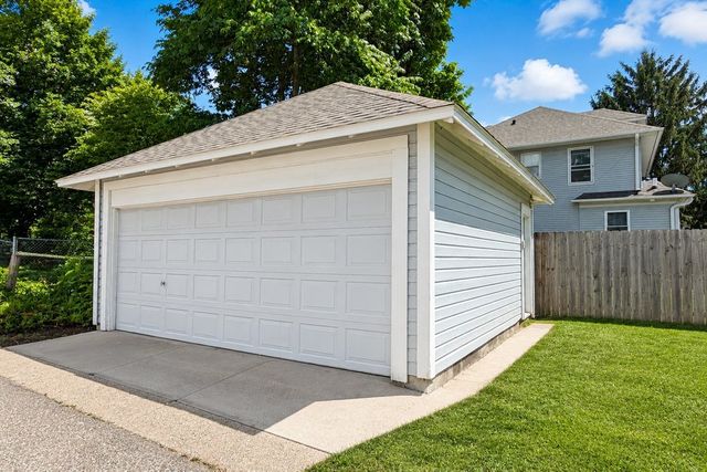 506 E RUSHOLME Street, Davenport, IA 52803