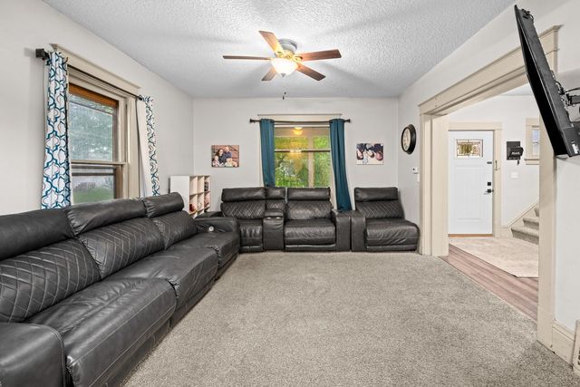 506 E RUSHOLME Street, Davenport, IA 52803