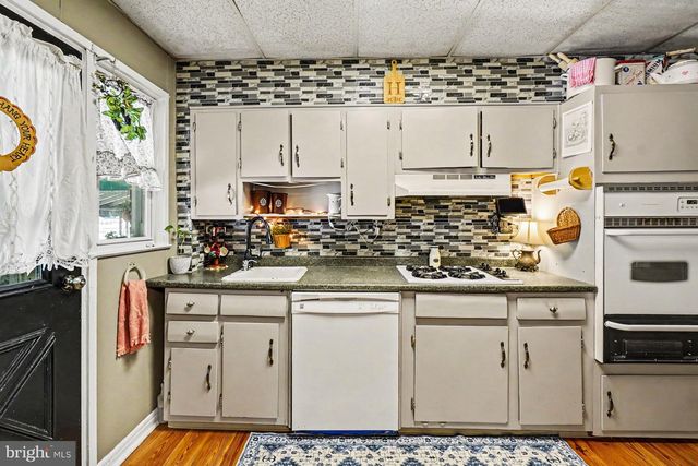 7864 CHARLESMONT RD, Baltimore, MD 21222
