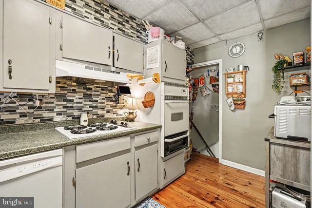 7864 CHARLESMONT RD, Baltimore, MD 21222