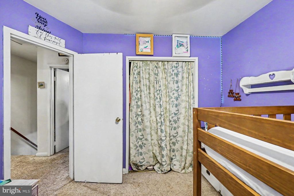 Image 12 of property listing at 7864 CHARLESMONT RD, Baltimore, MD 21222