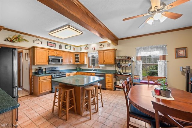 11275 Woodie Glen Drive, Chardon, OH 44024