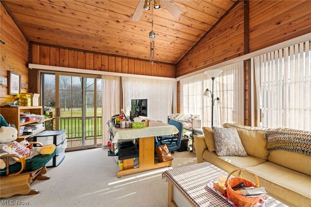 11275 Woodie Glen Drive, Chardon, OH 44024