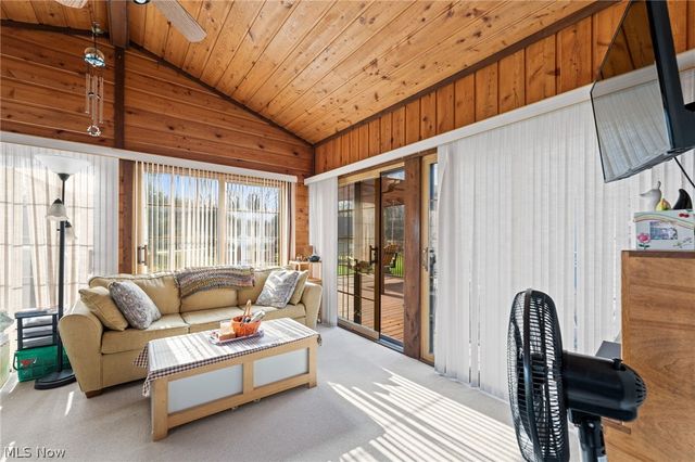 11275 Woodie Glen Drive, Chardon, OH 44024