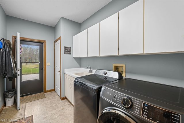 11275 Woodie Glen Drive, Chardon, OH 44024