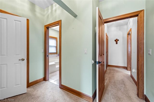 11275 Woodie Glen Drive, Chardon, OH 44024