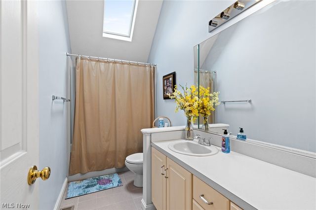 11275 Woodie Glen Drive, Chardon, OH 44024