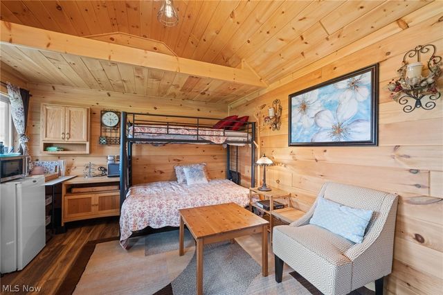 11275 Woodie Glen Drive, Chardon, OH 44024