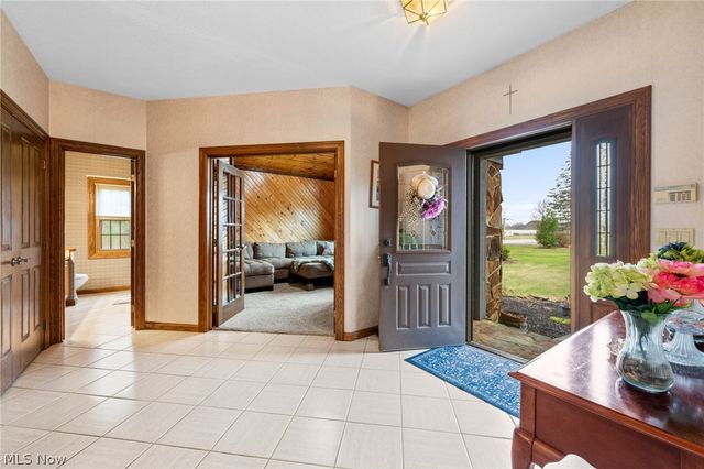 11275 Woodie Glen Drive, Chardon, OH 44024