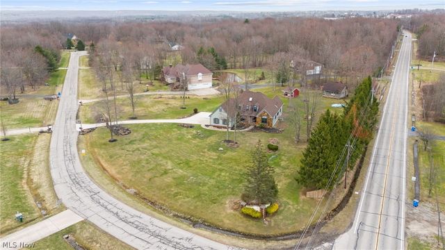 11275 Woodie Glen Drive, Chardon, OH 44024