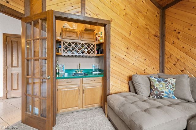 11275 Woodie Glen Drive, Chardon, OH 44024