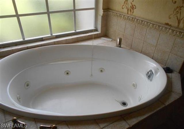 620 3rd ST SW, Naples, FL 34117