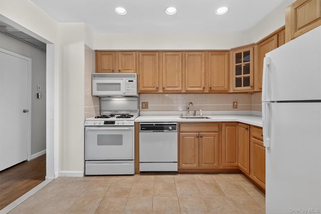 41 Highland Avenue, West Nyack, NY 10994