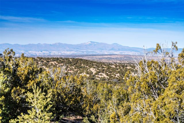 126 Sendero Encanto, Santa Fe, NM 87506