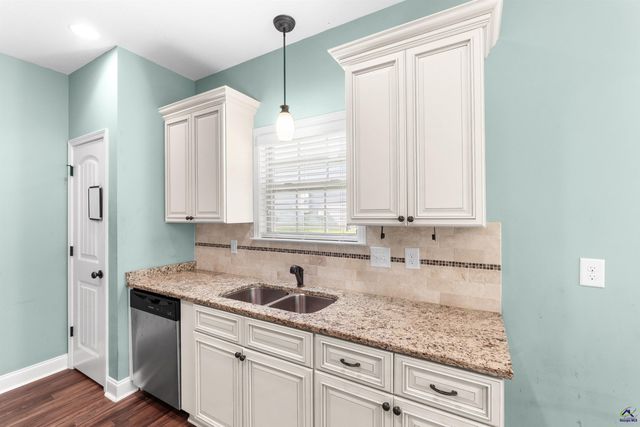 104 Ledford Way, Bonaire, GA 31005