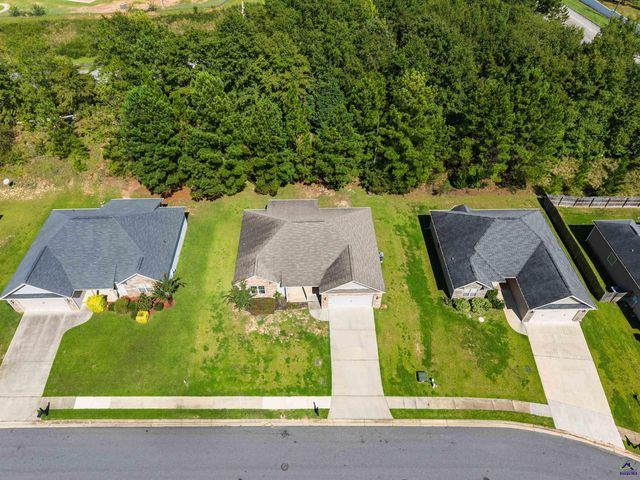 104 Ledford Way, Bonaire, GA 31005