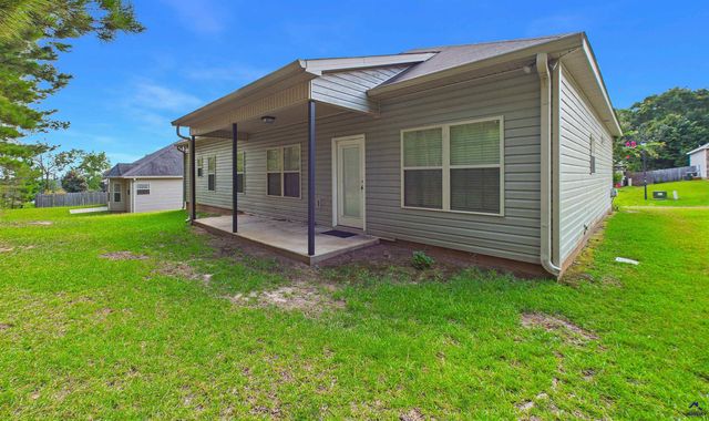 104 Ledford Way, Bonaire, GA 31005