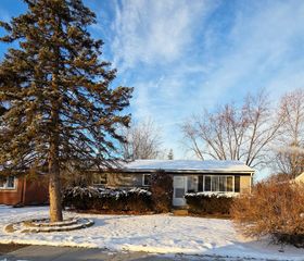 15700 Oakbrook Street, Romulus, MI 48174