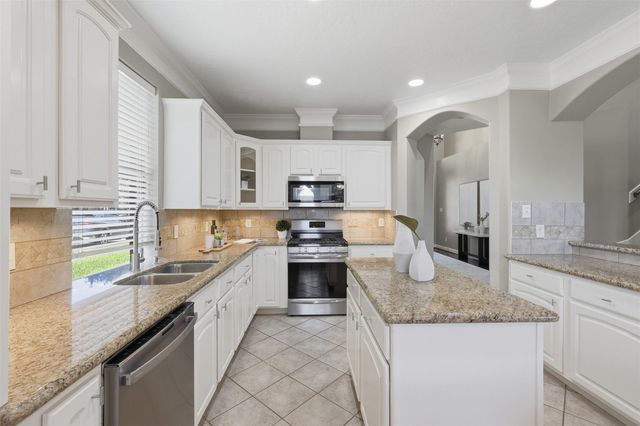 9523 Bayou Lake Lane, Houston, TX 77040