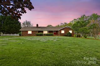 173 Chestnut Grove Road, Statesville, NC 28625
