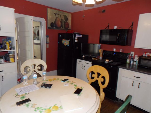 S 624 Maple ST, Vinton, VA 24179