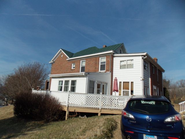 S 624 Maple ST, Vinton, VA 24179