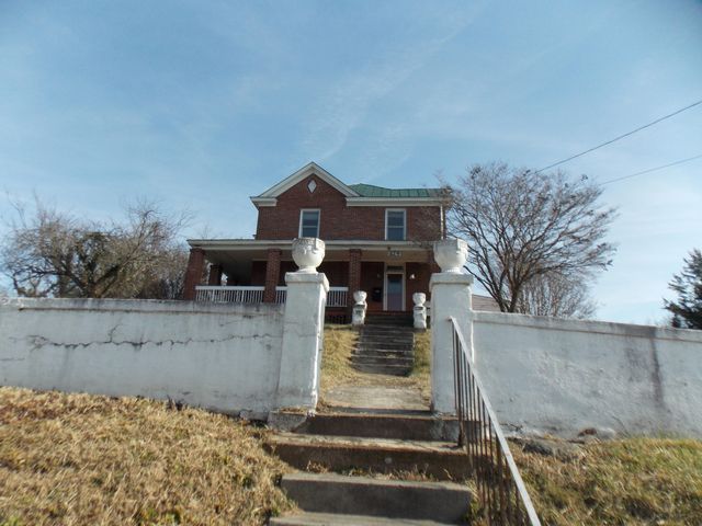 S 624 Maple ST, Vinton, VA 24179