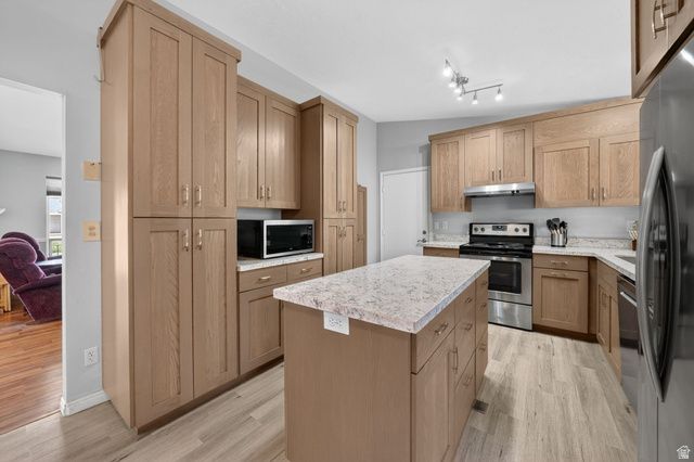 1788 E TRAMWAY DR, Sandy, UT 84092